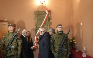 HOŁD DLA OFIAR TERRORU (2)
