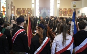 HOŁD DLA OFIAR TERRORU (3)