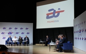 W CENTRUM GOSPODARCZYCH DEBAT (4)