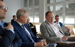 JAK ZARZĄDZAĆ TRANSFORMACJĄ? (2)
