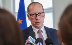 HISTORYCZNE PRZEKAZANIE (10)