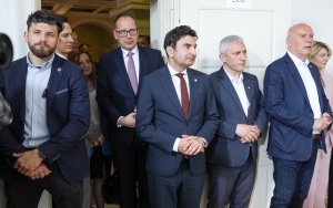 HISTORYCZNE PRZEKAZANIE (4)