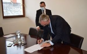 Podpisanie aktu notarialnego w gminie Rydułtowy (1)